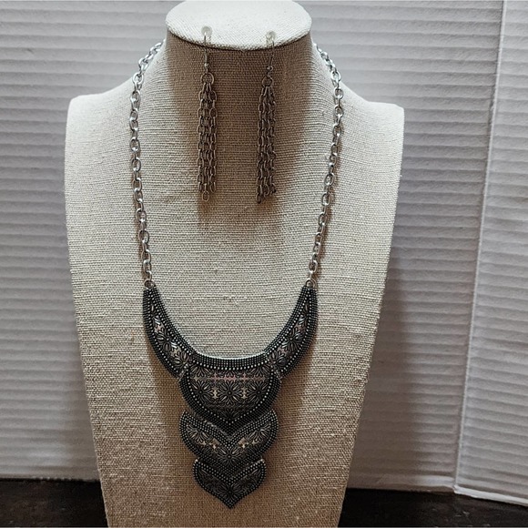 Premier Designs 2pc‎ earrings and Moroccan inspired collar statement necklace - Picture 5 of 6